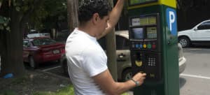 Parquímetros se instalarán en zonas donde ganó el 'no': GDF