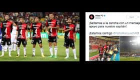¡Estamos contigo @RafaMarquezMX!: 'Atlas' al saltar a la cancha (Foto)