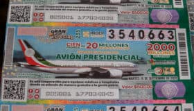 Graba AMLO spot en el avión presidencial para promover rifa | Entérate