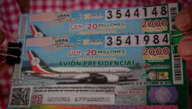 Es falso que obliguen a burócratas a comprar cachitos para rifa del avión: AMLO | Entérate