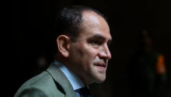 Los del NAIM  son "costos hundidos:  Arturo Herrera