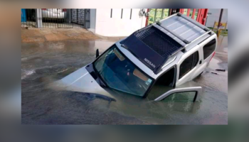 Socavón ‘se traga’ camioneta con familia dentro en Matamoros | Video