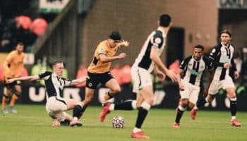 Aúllan Lobos de contento en el Molineux Stadium | Video