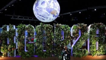 COP26: Nuevo borrador de acuerdo debilita exigencia para que países abandonen carbón y fósiles