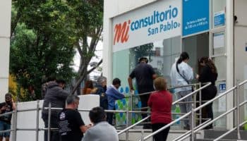 Consultorios de farmacias "son un tercer proveedor de servicios de salud" en México: investigador UNAM