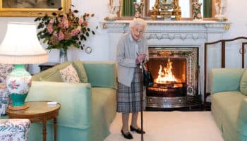 Cancela Isabel II reunión con ministros luego de que médicos le aconsejaron reposo