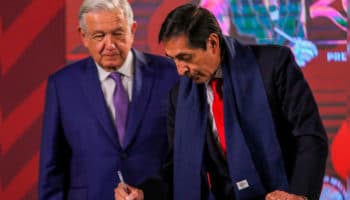 Así fue la firma del plan antiinflación de López Obrador y empresarios | Entérate