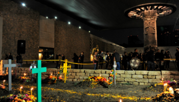 Esta es la ofrenda de muertos del Museo de Antropología hecha por la comunidad nahua de la Huasteca veracruzana | Fotos