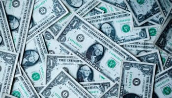 Acusan a dos canadienses de obtener ayudas por Covid-19 de forma fraudulenta