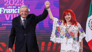 "No he visto", AMLO sobre videos de colaboradores de Sansores