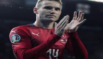 Anuncia futbolista profesional checo ser homosexual | Video