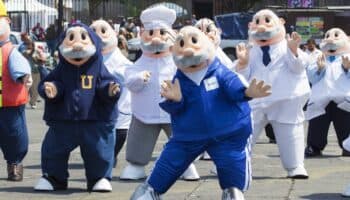 Una botarga de Dr. Simi ganas más que el promedio nacional