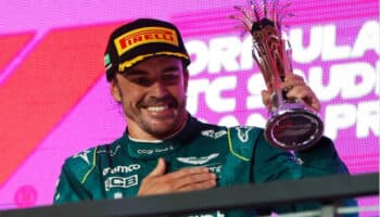 F1: Recupera Fernando Alonso el tercer lugar en Yeda, tras retirar FIA la sanción  | Video