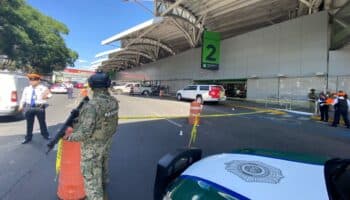 Tras balacera, el AICM opera en calma; detenido se relaciona con otro robo