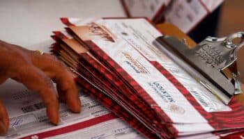 Gobierno Federal buscará que se depositen mensualmente las becas y pensiones