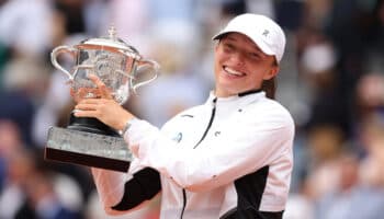 Eligen a Iga Swiatek como mejor tenista del año en la WTA | Video