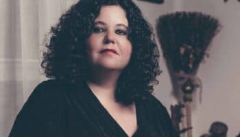 ‘Hasta que comienza a brillar’: Artemisa Téllez reúne lo más representativo del cuento lésbico mexicano