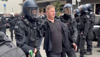 Euro Alemania 2024: Chocan ultras serbios e ingleses en Gelsenkirchen | Video