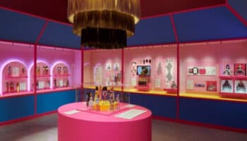 "Barbie: The Exhibition", exponen en Londres evolución de la famosa muñeca de 65 años | Video