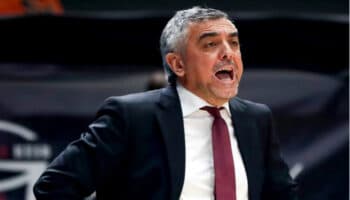 Dan 13 años y medio de cárcel a ex entrenador español por agresión sexual a menor