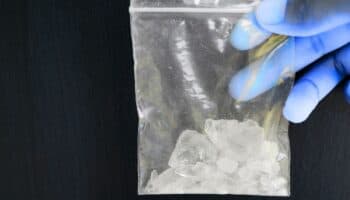 Arrestan a joven italiano que fabricaba metanfetamina en casa al estilo 'Breaking Bad'