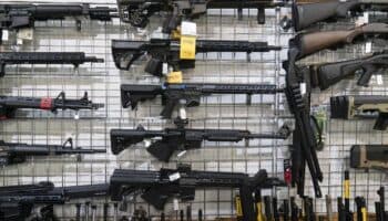 Pese a fallo de Corte de EU, agencia de control de armas seguirá trabajando con México contra tráfico ilegal