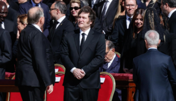 'Cerdos': Milei arremete contra periodistas que dijeron que llegó tarde a despedida del papa