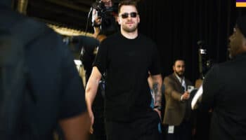 Recibe Doncic homenaje de su ex equipo a cambio les receta 45 puntos | Video