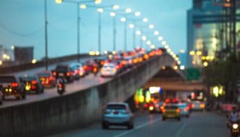 La contaminación acústica, constante en las ciudades, altera el sueño