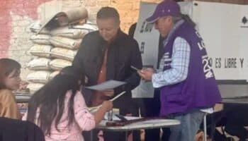 Arturo Zaldívar es confrontado tras votar en elección judicial