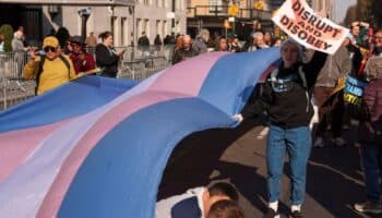 Trump demanda a California por permitir atletas transgénero en competencias femeninas