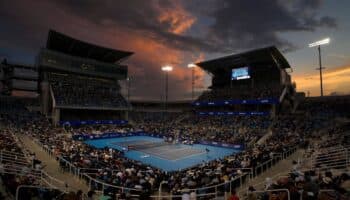 Alcaraz y Sinner avanzan a cuartos; Sabalenka aparta a Bouzas en otra jornada de lluvia