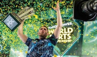 ¡Habrá mucho dinero para el que le atine al centro de la diana! | Video