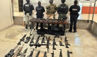 Decomisan 51 armas largas y cortas en Tijuana, Baja California