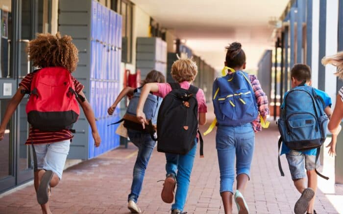 Florida restringe la IA en escuelas y universidades ante crecientes preocupaciones en EE.UU.