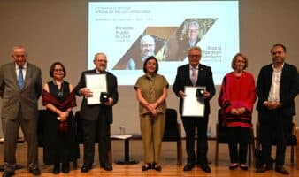 Mario Schjetnan Garduño y Ricardo Prado Núñez reciben la Medalla de Bellas Artes