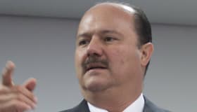 Jueza retira prisión preventiva al exgobernador César Duarte sin citar a audiencia