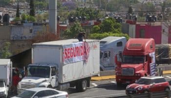 Alistan transportistas paro nacional en carreteras para el lunes