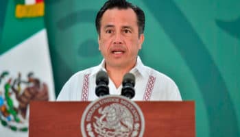 Anabel Hernández señala a Cuitláhuac García de estar coludido con crimen organizado