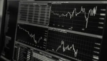 Economía de México crece levemente más de lo esperado en tercer trimestre