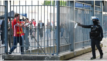 La policía realizó una "agresión criminal" en el Stade de France | Video