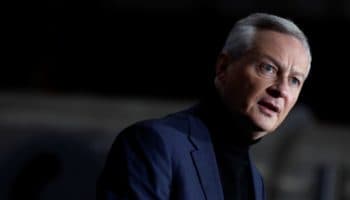 Francia, pese a la derrota de la ultraderecha, puede entrar en una crisis financiera: Le Maire