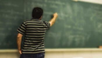 Publicará gobierno federal decretos sobre movilidad docente y edad de jubilación