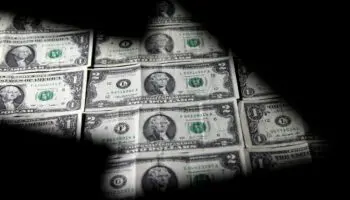 La economía mundial enfrenta deuda, guerras comerciales y escasa productividad