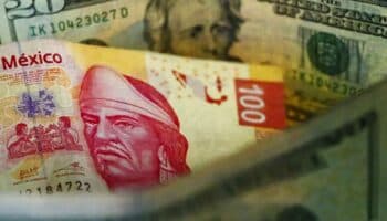 Peso mexicano vuelve a retroceder; llegó a debilitarse a 18.32