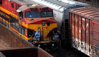 Restablecen dos cruces ferroviarios con EU, confirma Esteban Moctezuma