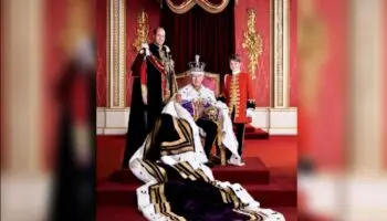 Carlos III posa con sus herederos al trono en nuevo retrato de la coronación