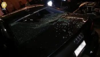 Embiste a comensales con su auto y desata riña en la Narvarte