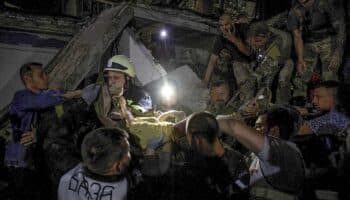 Suben a 10 los muertos por bombardeo ruso a restaurante en Ucrania
