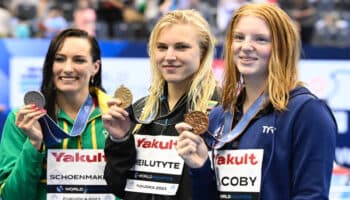 Fukuoka 2023: Ruta Meilutyte repite título mundial en los 100 metros pecho... ¡una década después! | Video